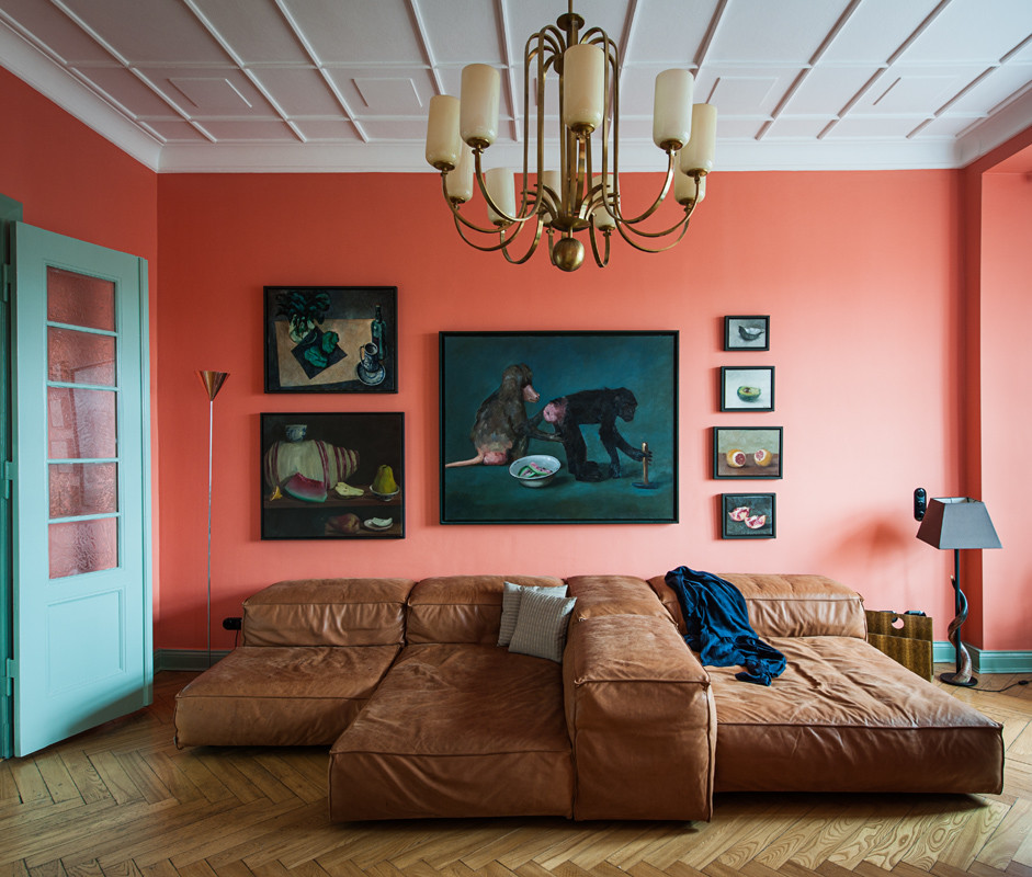 Trendy living room photo in Berlin
