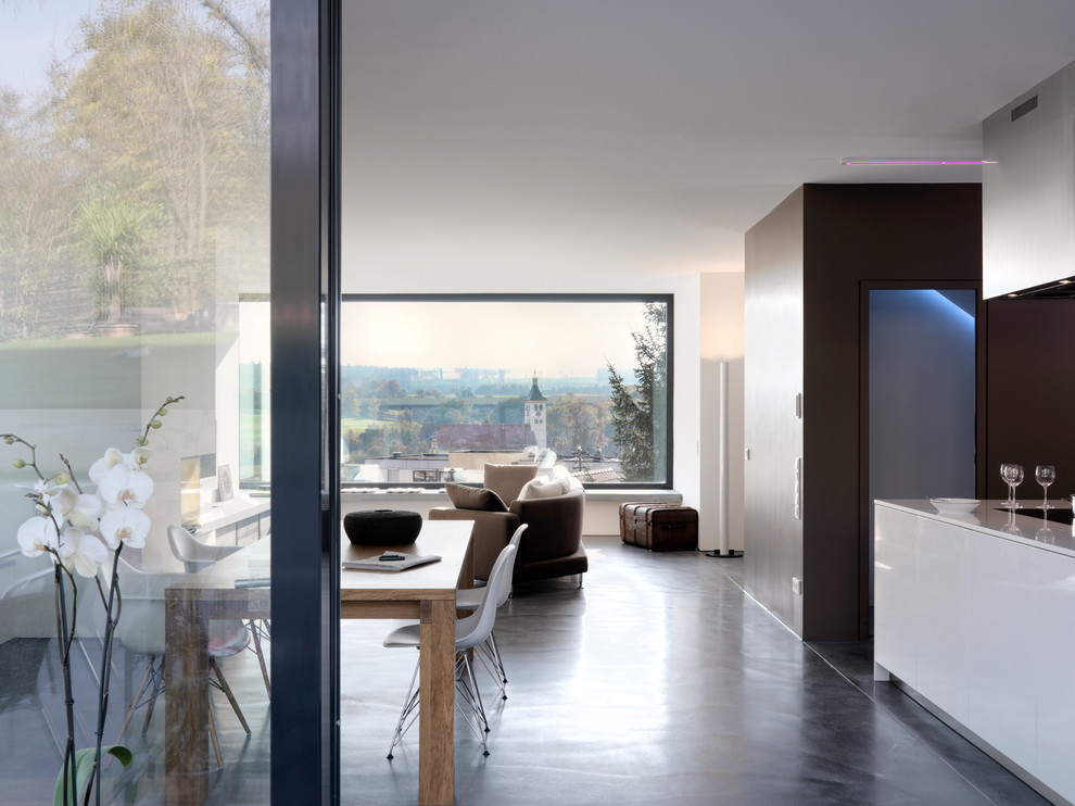 Trendy living room photo in Stuttgart