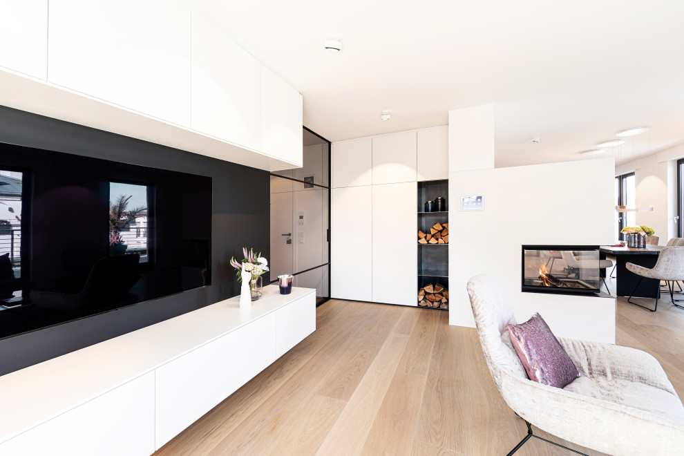 Modernes Wohnzimmer mit weißer Wandfarbe in Dortmund