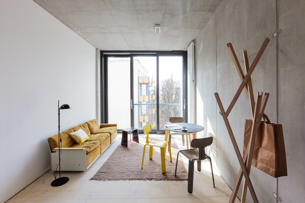 Design ideas for an industrial living room in Berlin.