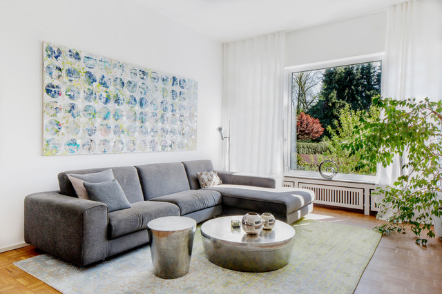 Neues Gesicht für einen Bungalow aus den 60ern. - Modern - Wohnbereich