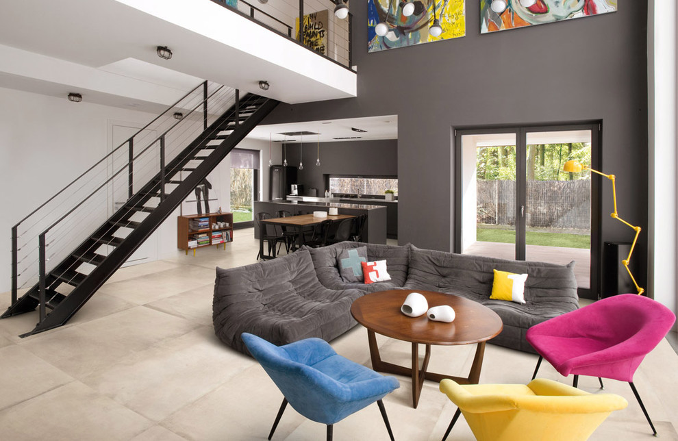 Mittelgroßes, Repräsentatives, Offenes Stilmix Wohnzimmer mit grauer Wandfarbe in Berlin