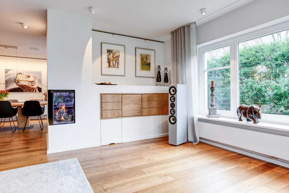Inspiration for a modern living room in Hamburg.