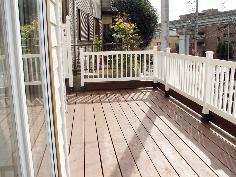Inspiration for a deck remodel in Tokyo Suburbs