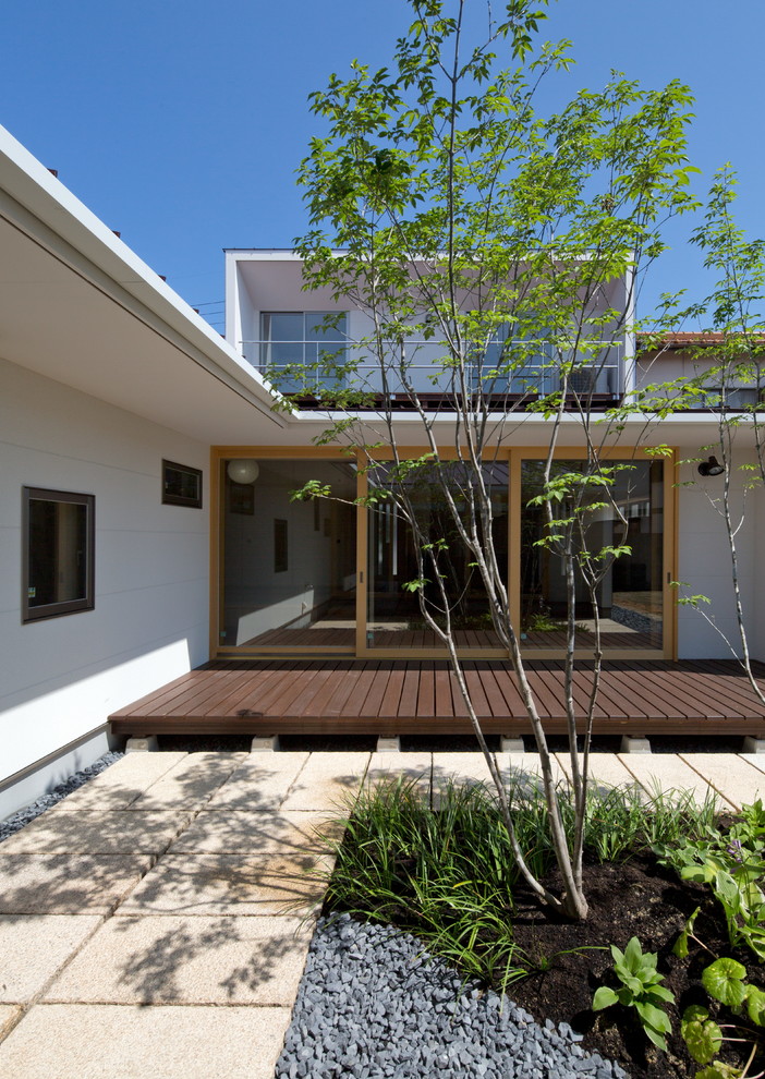 Photo of a contemporary terrace in Nagoya.