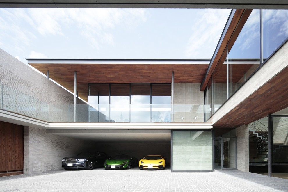 Example of a trendy garage design in Tokyo