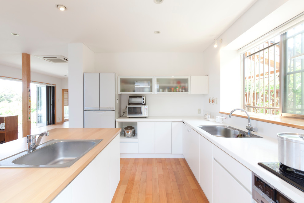 Home Kitchens/19 EJ House Contemporary Kitchen Tokyo Suburbs by