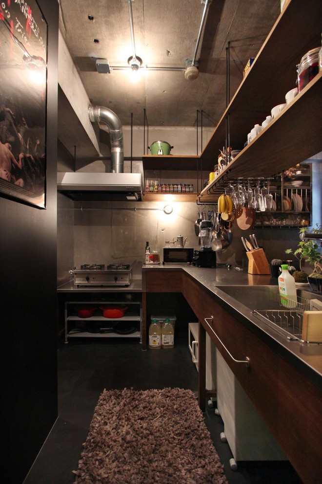 東京23区にあるインダストリアルスタイルのおしゃれなキッチンの写真