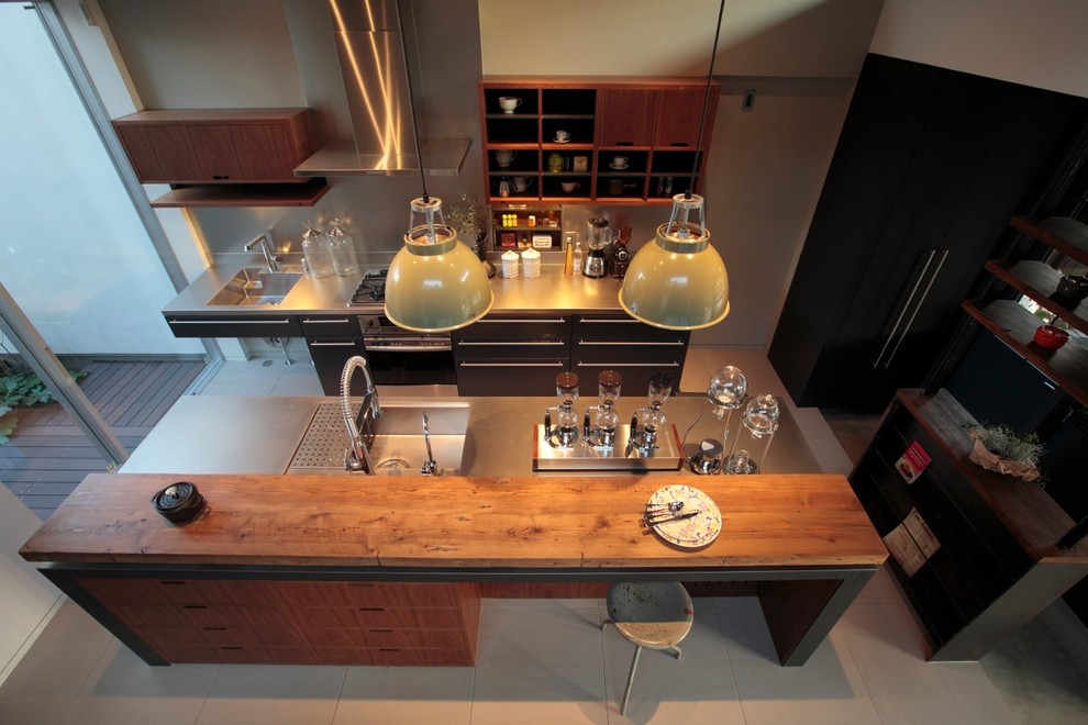 Example of a trendy kitchen design in Tokyo Suburbs
