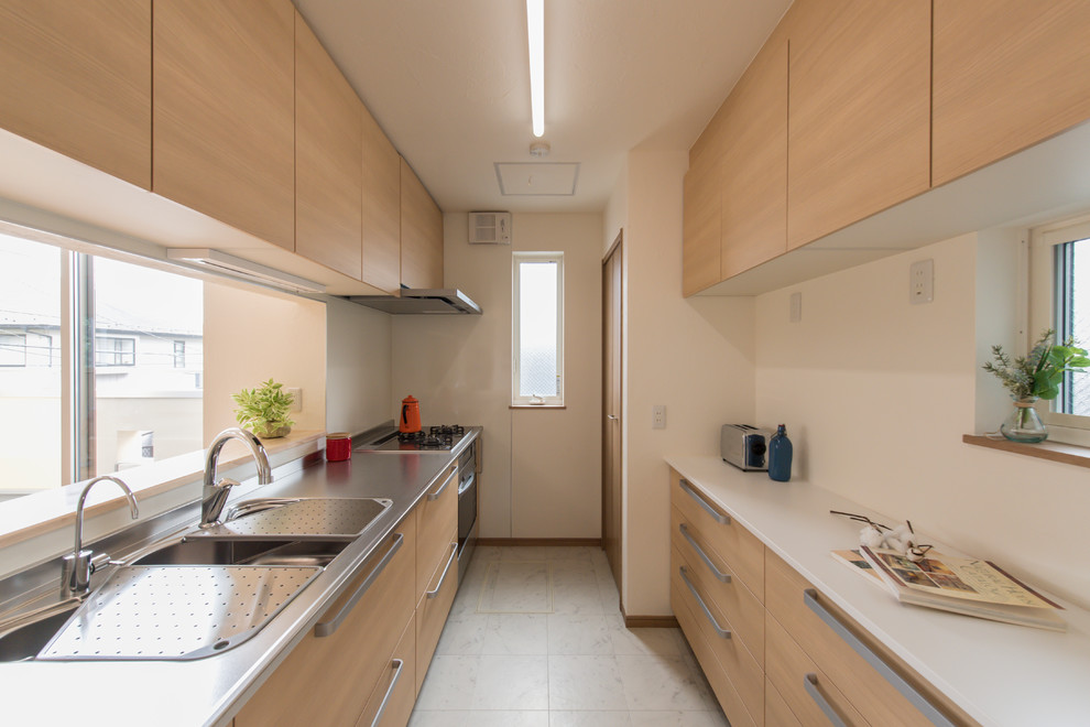 This is an example of a scandinavian kitchen in Tokyo.