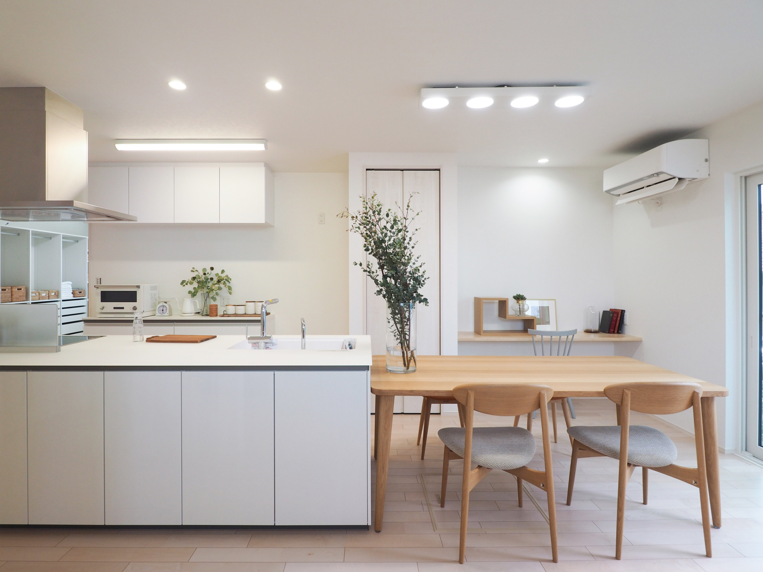 北欧スタイルのおしゃれなキッチンの画像 75選 - 2023年8月 | Houzz