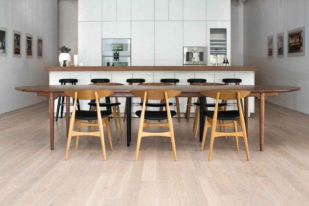 Inspiration for a scandinavian open plan dining room in Tokyo with white walls, painted wood flooring and beige floors.