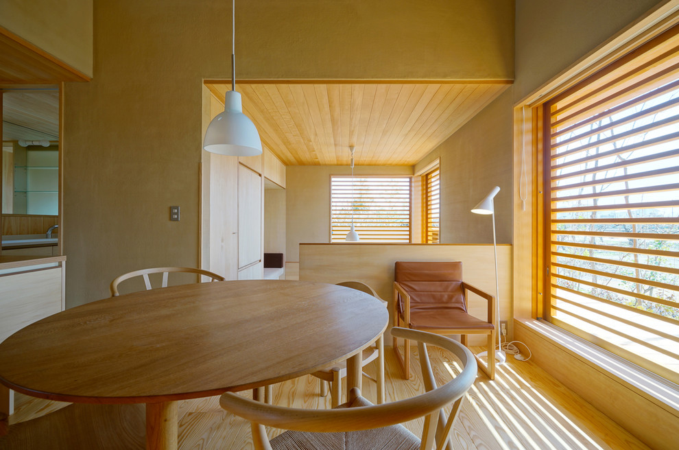 Photo of a world-inspired dining room in Tokyo Suburbs.