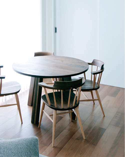 日本の “ものづくり力” を感じる、美しく機能的な家具〈テーブル編