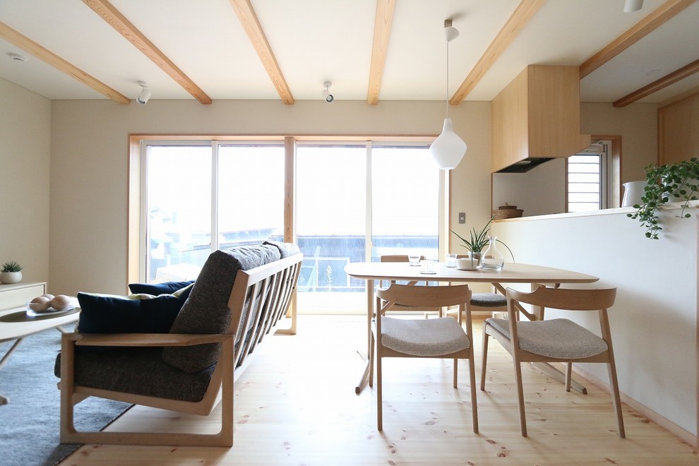 Scandinavian dining room in Tokyo Suburbs.