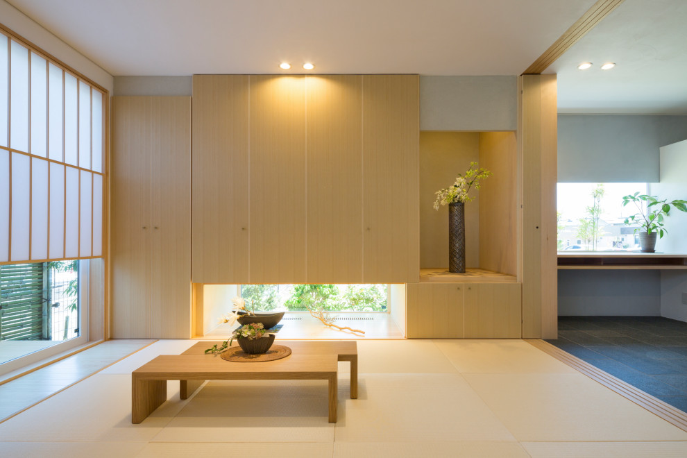 This is an example of a world-inspired dining room in Tokyo.