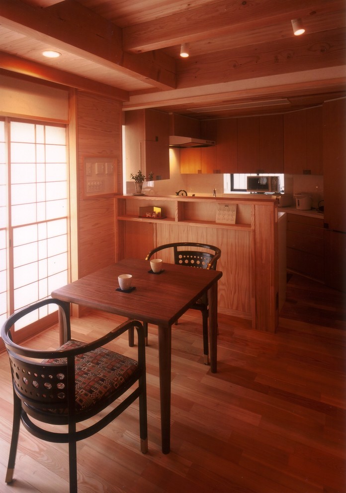 Example of a dining room design in Tokyo