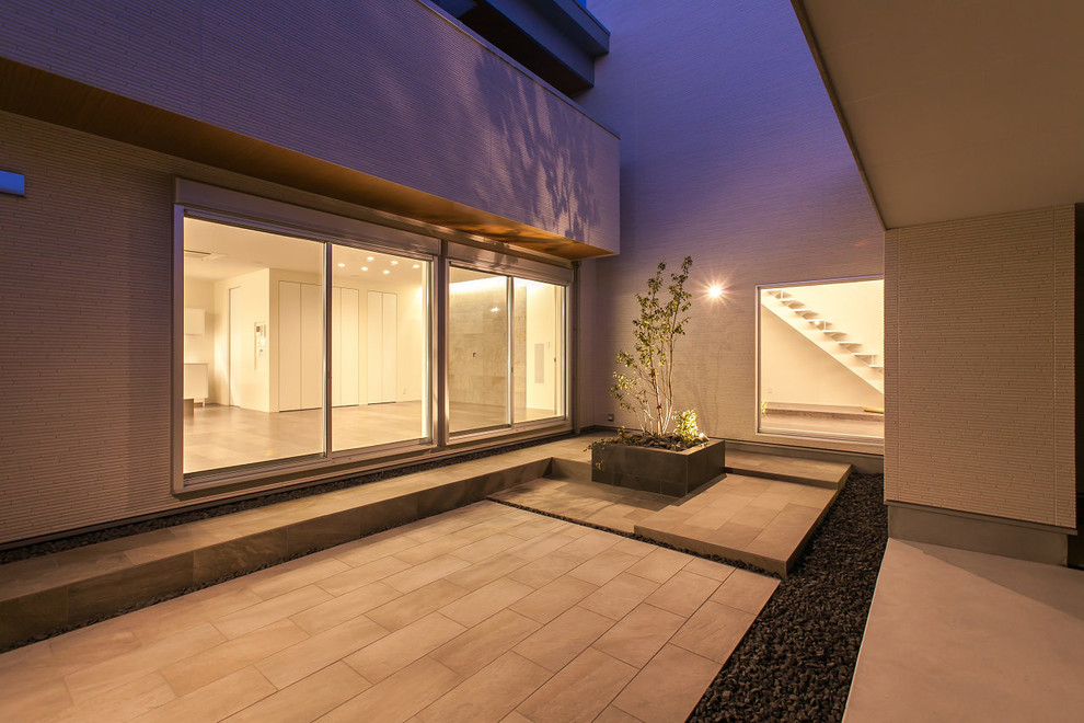 Design ideas for a modern patio in Nagoya.