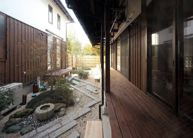 サンデッキと中庭 - Japanese - Patio - Other - by 有限会社 ササキ設計 | Houzz