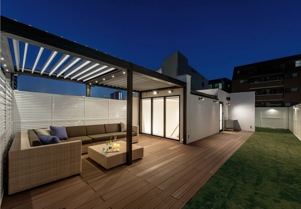 Inspiration for a large patio in Tokyo with an outdoor kitchen and decking.