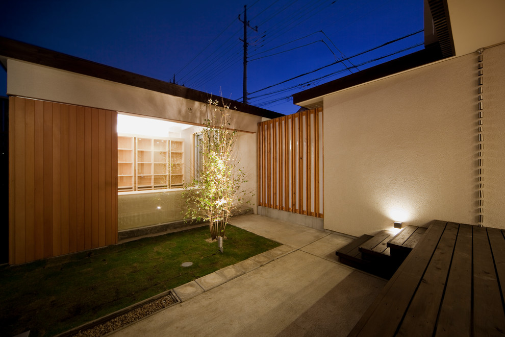 Photo of a world-inspired patio in Tokyo Suburbs.
