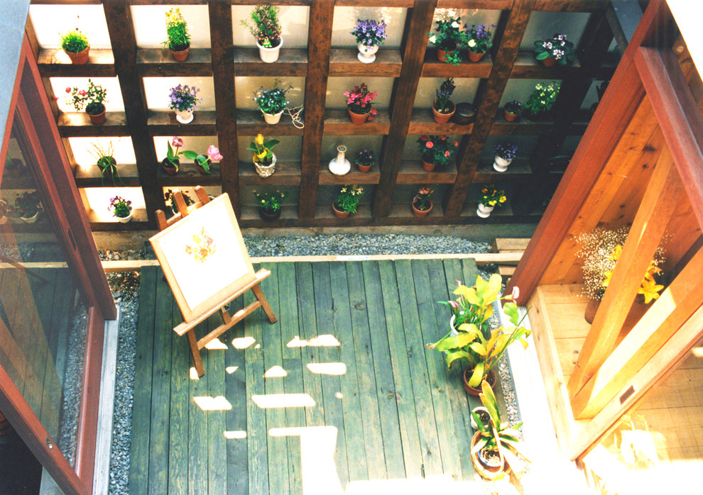東京23区にあるトラディショナルスタイルのおしゃれなテラス・中庭の写真