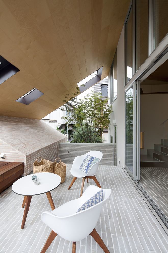 Design ideas for a modern patio in Yokohama.