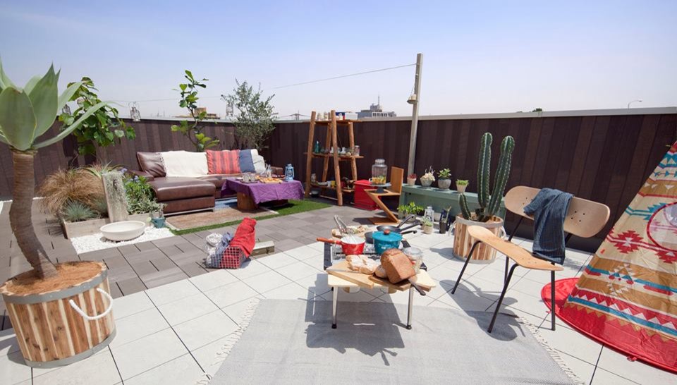Inspiration for a southwestern patio remodel in Osaka