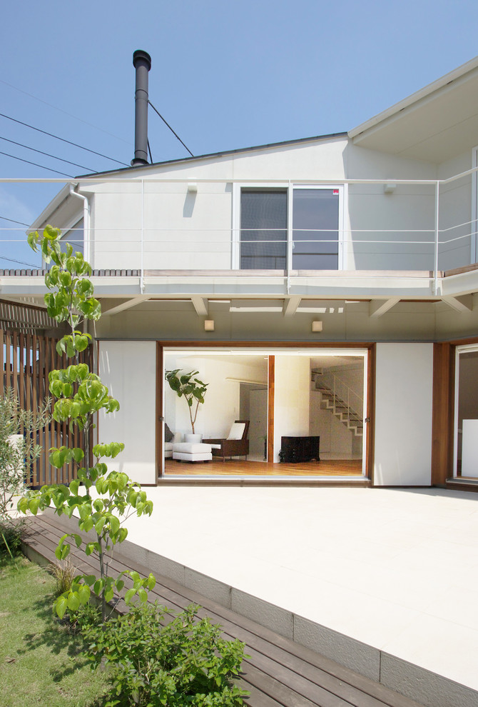 Medium sized contemporary patio in Tokyo.