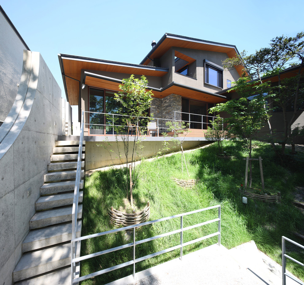 Inspiration for a modern patio in Kobe.