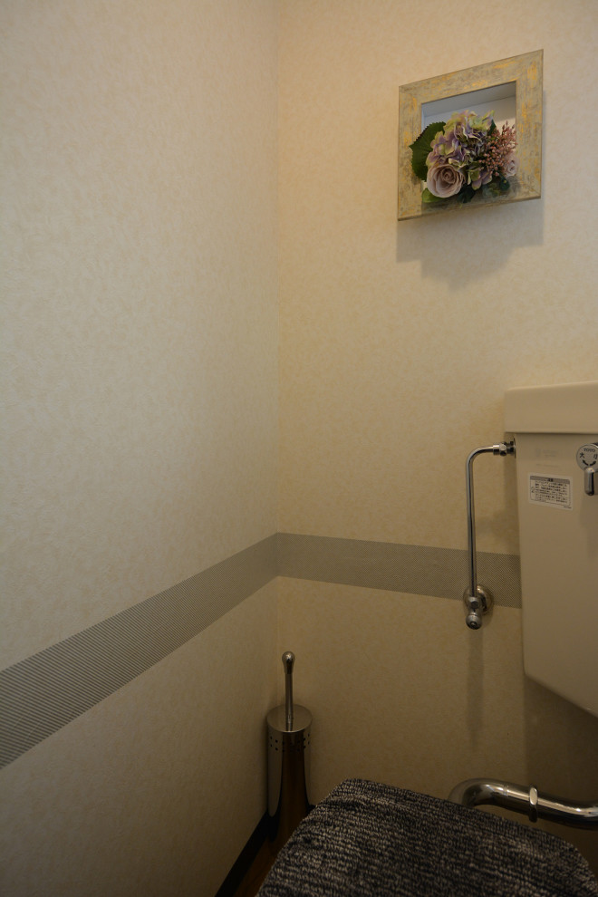 東京23区にあるモダンスタイルのおしゃれなトイレ・洗面所の写真