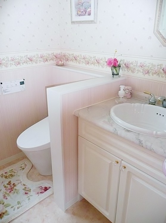 神戸にあるおしゃれなトイレ・洗面所の写真