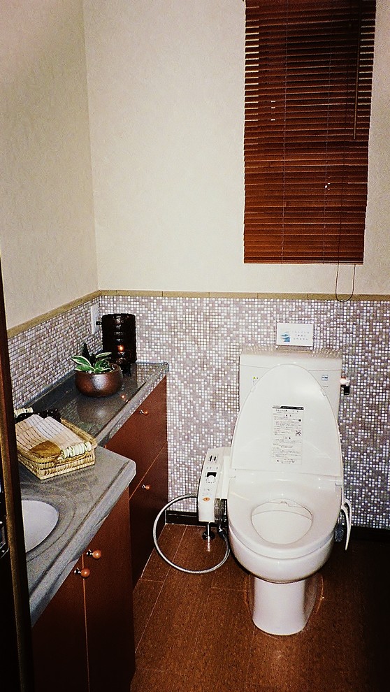 神戸にあるおしゃれなトイレ・洗面所の写真