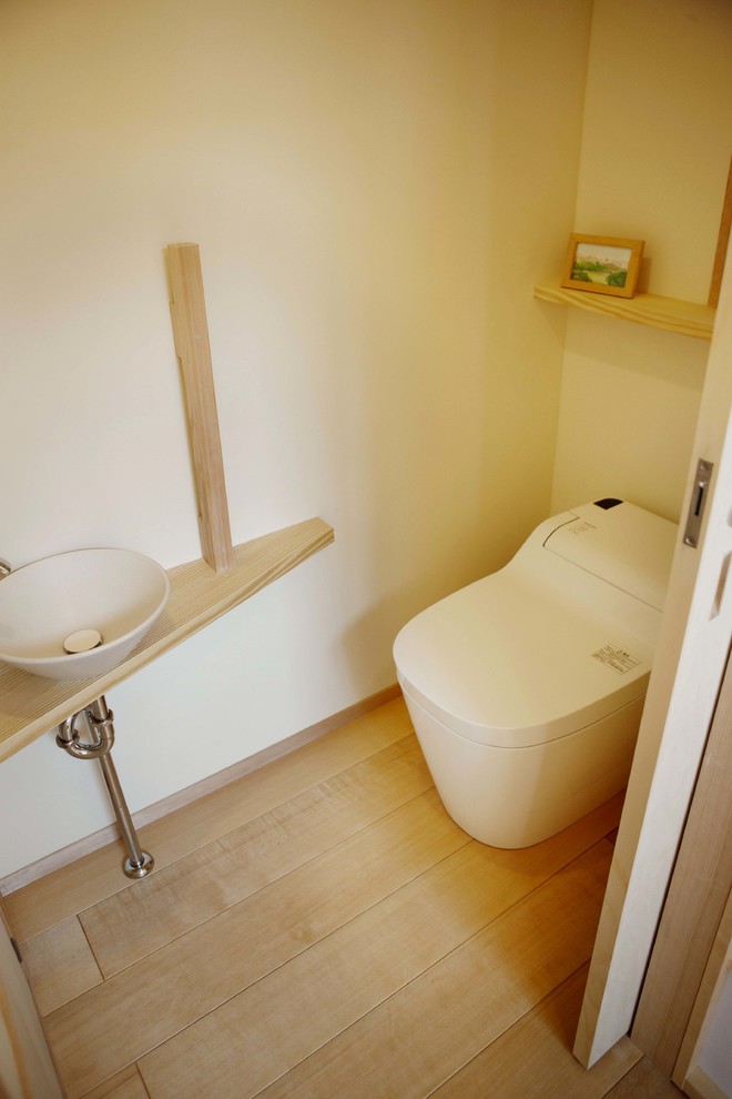 京都にある和風のおしゃれなトイレ・洗面所の写真