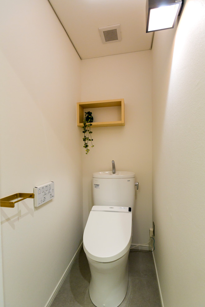 На фото: туалет в скандинавском стиле с