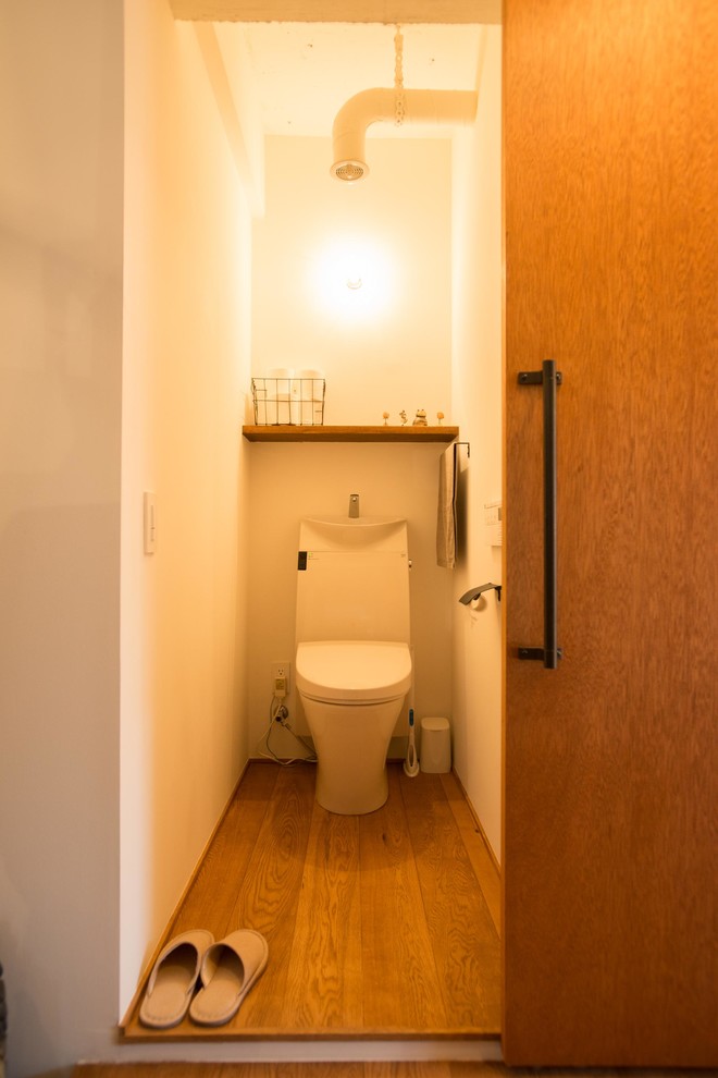 Design ideas for a cloakroom in Tokyo.