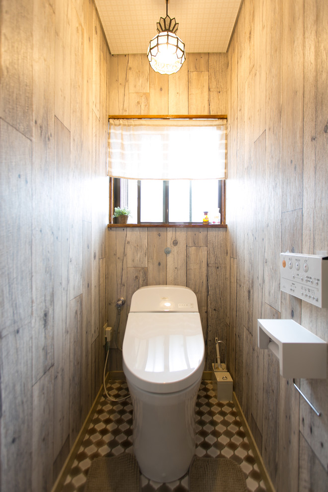 福岡にあるラスティックスタイルのおしゃれなトイレ・洗面所の写真