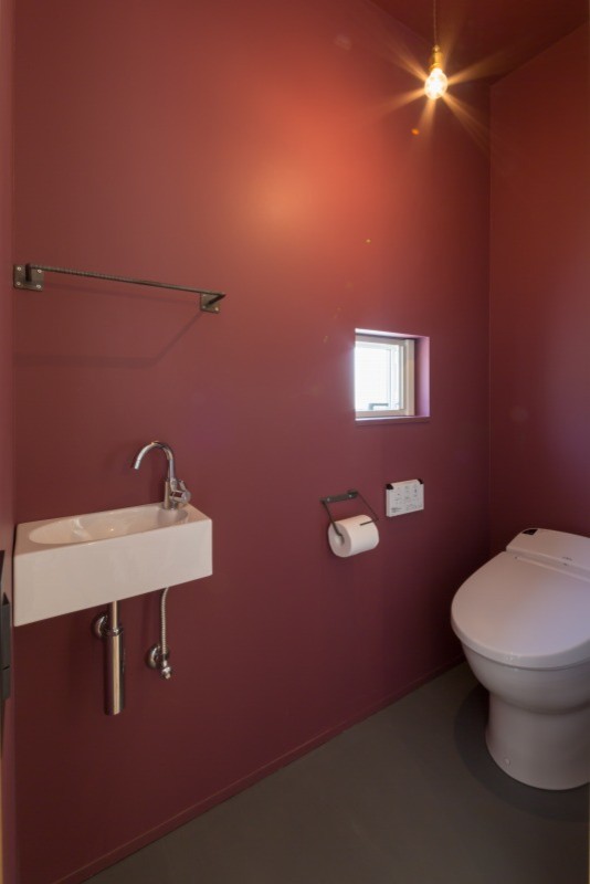 名古屋にある北欧スタイルのおしゃれなトイレ・洗面所の写真