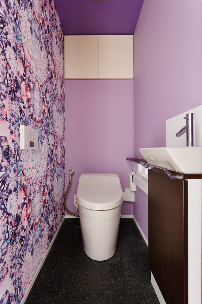 コンテンポラリースタイルのおしゃれなトイレ・洗面所の写真