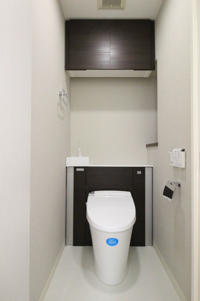 Foto på ett skandinaviskt toalett