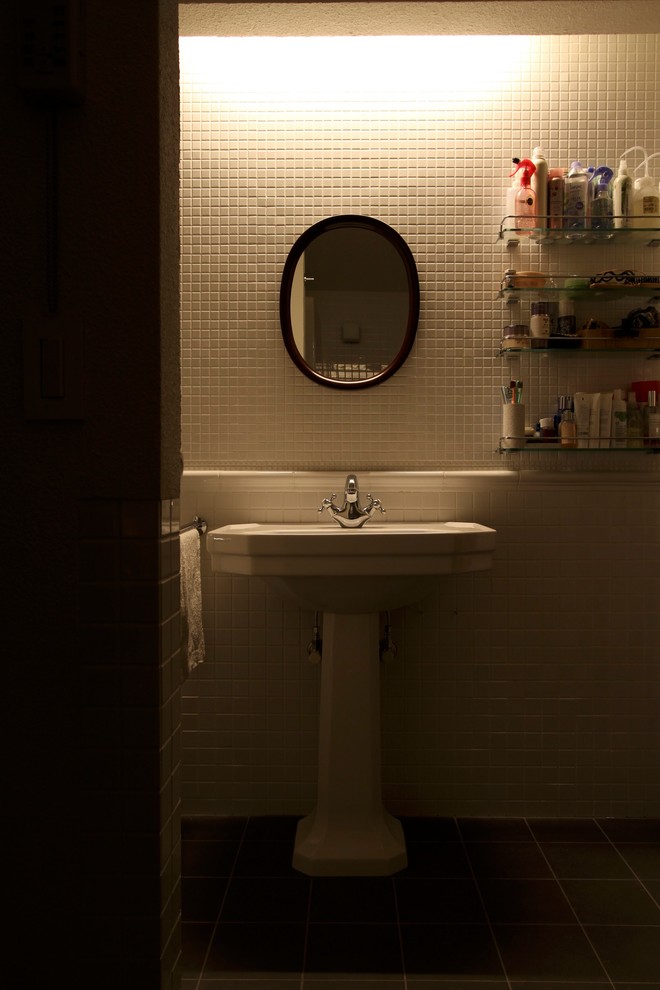 Ispirazione per un bagno di servizio minimalista