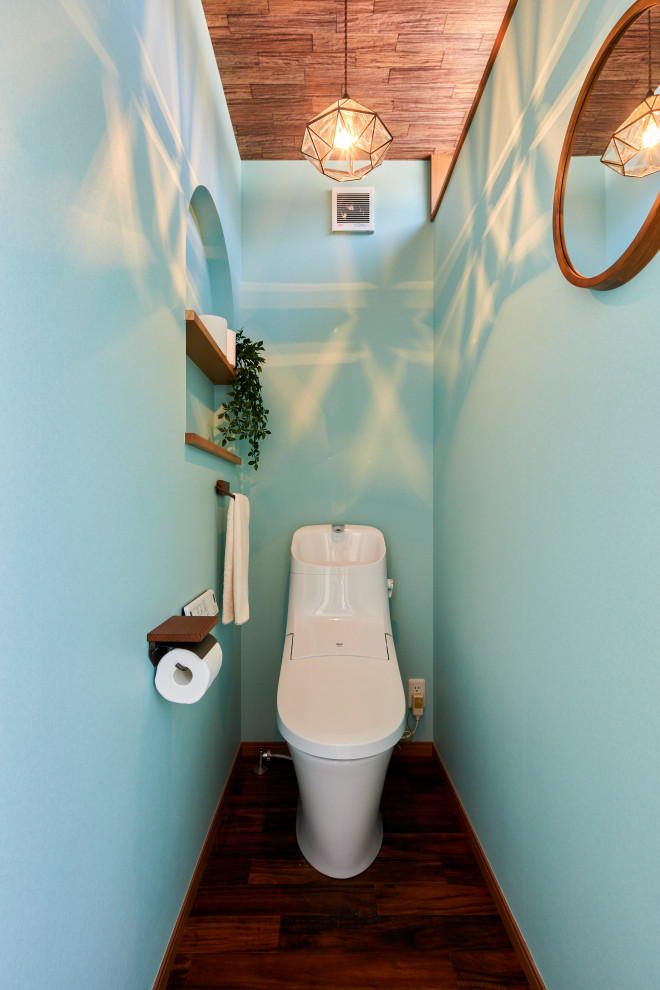 Foto på ett lantligt toalett