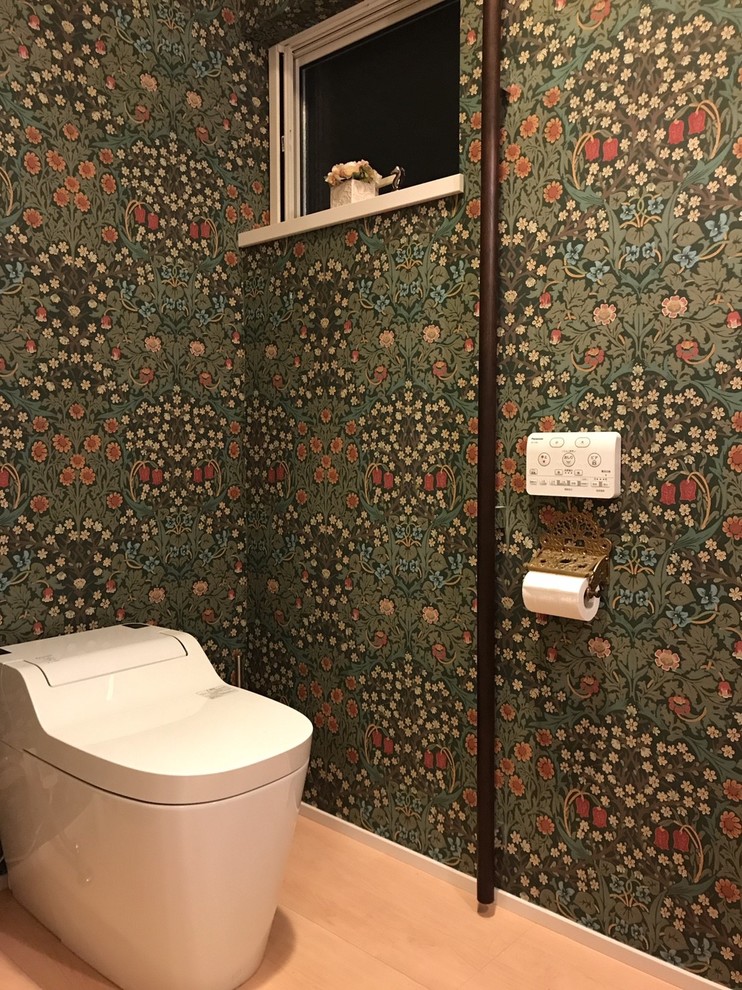 Cette photo montre un WC et toilettes romantique.