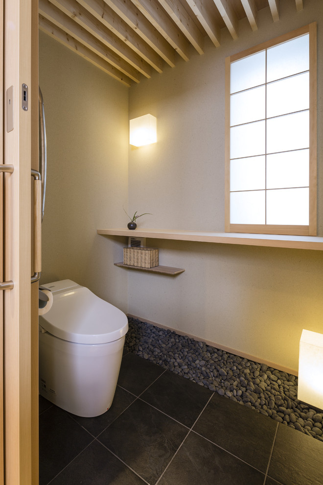 神戸にある和風のおしゃれなトイレ・洗面所の写真
