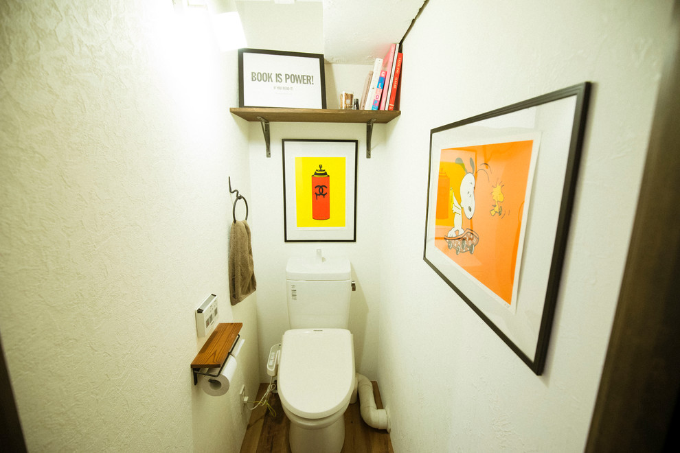 東京23区にあるエクレクティックスタイルのおしゃれなトイレ・洗面所の写真