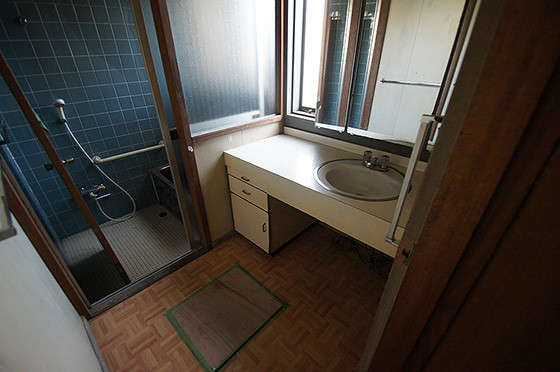 東京23区にある和風のおしゃれなトイレ・洗面所の写真