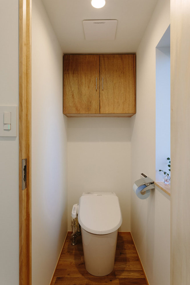 На фото: туалет в скандинавском стиле с