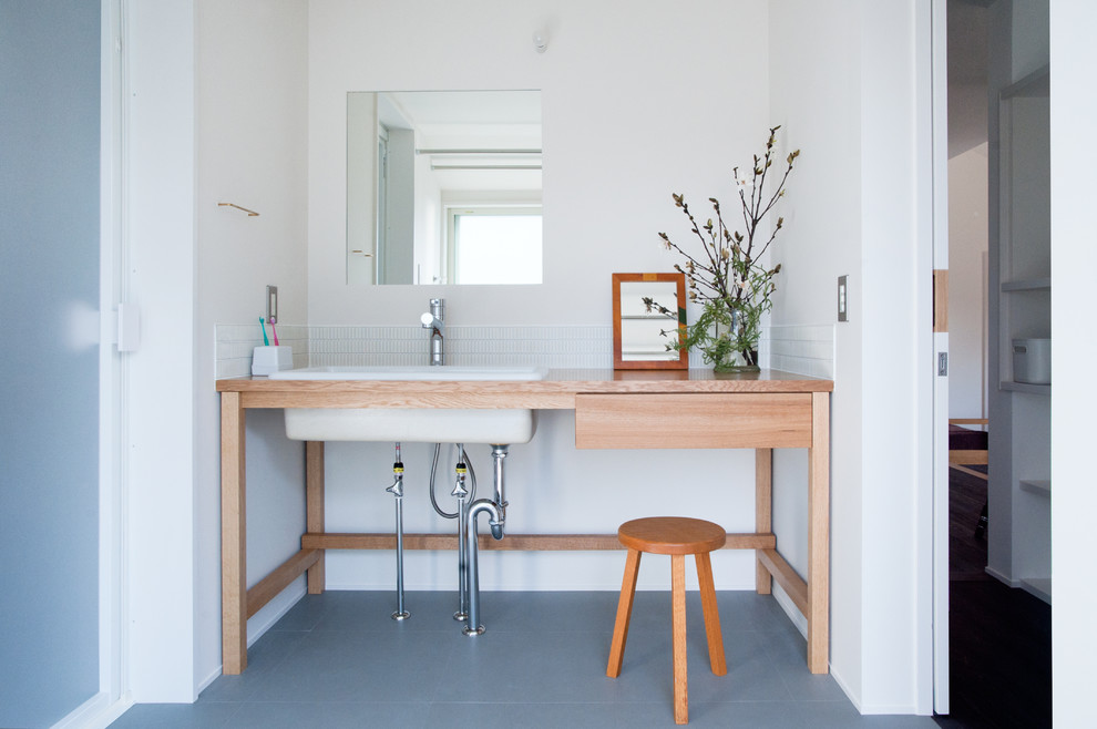 Inspiration for a scandinavian cloakroom in Other.