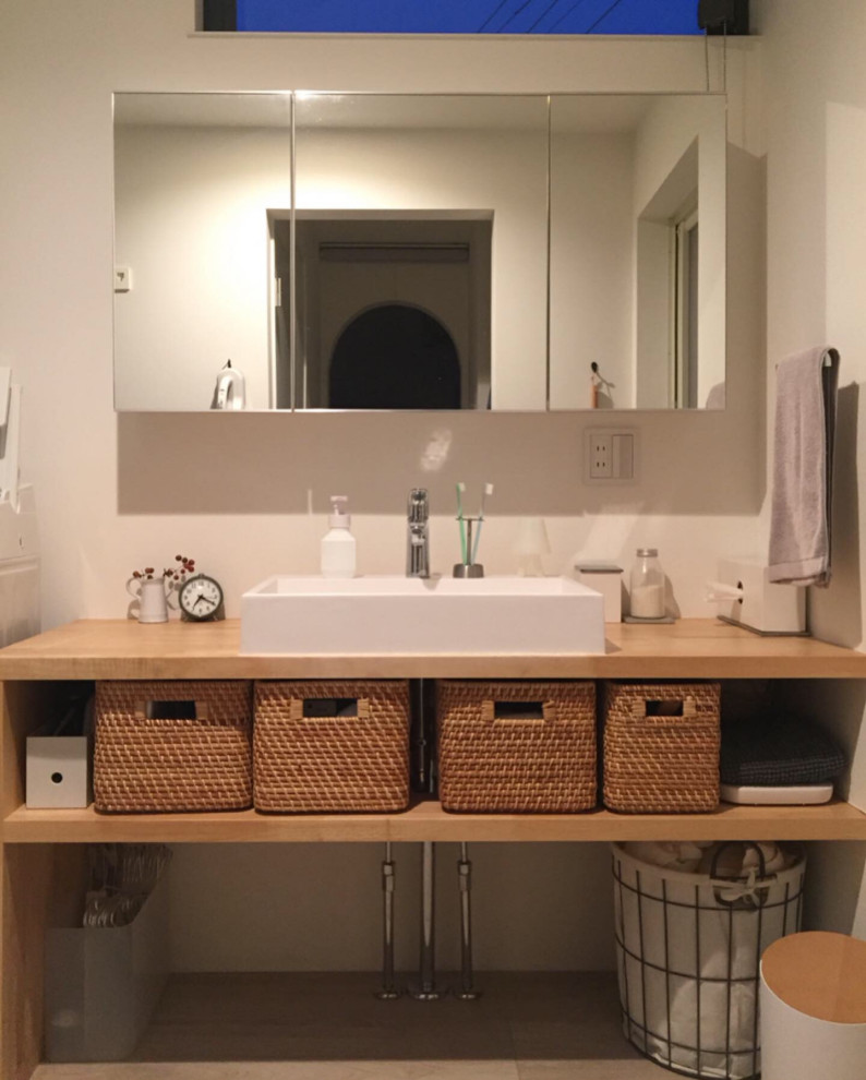 Design ideas for a scandi cloakroom in Tokyo Suburbs.