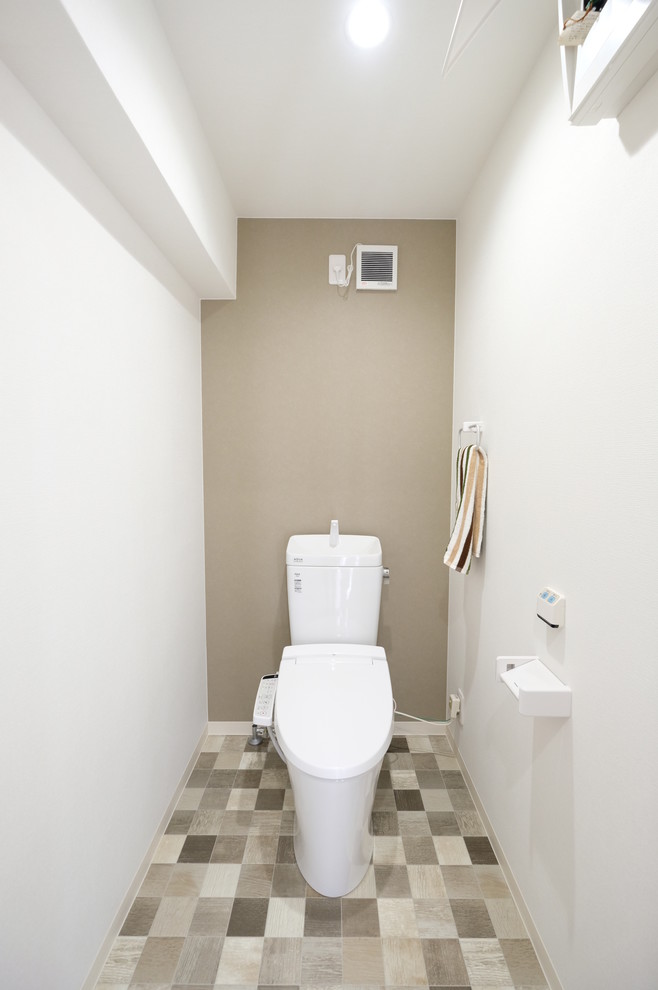 Modern inredning av ett toalett